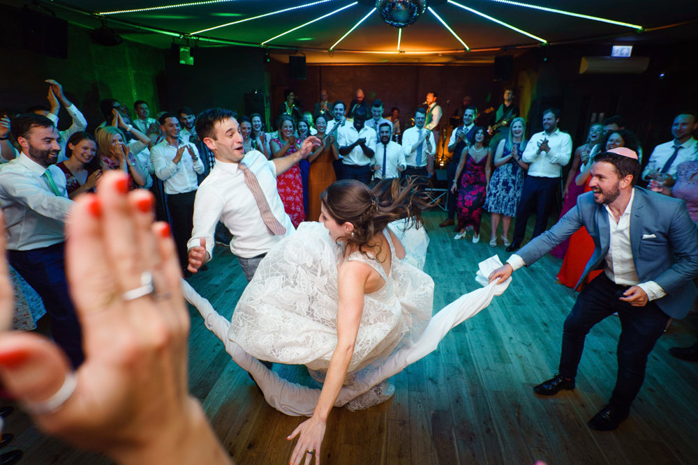 Bright & beautiful Jewish wedding with outdoor ceremony & huge party