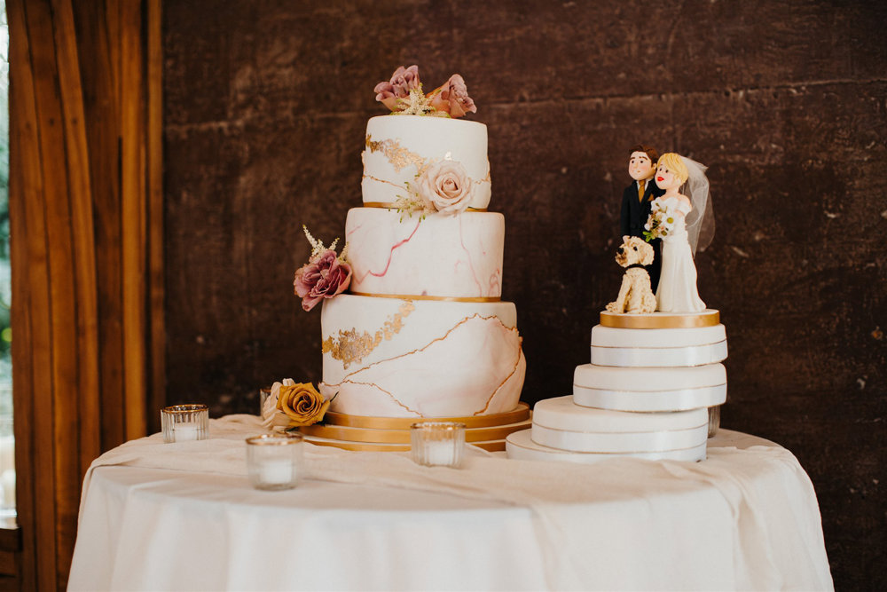 An Autumnal wedding with a touch of Hollywood Glamour