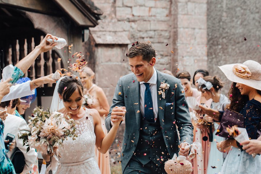 Touches of Blush Pink and a Jenny Packham Dress