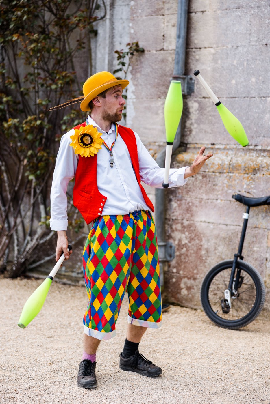 Childrens juggler for weddings at elmore court by Clever Co