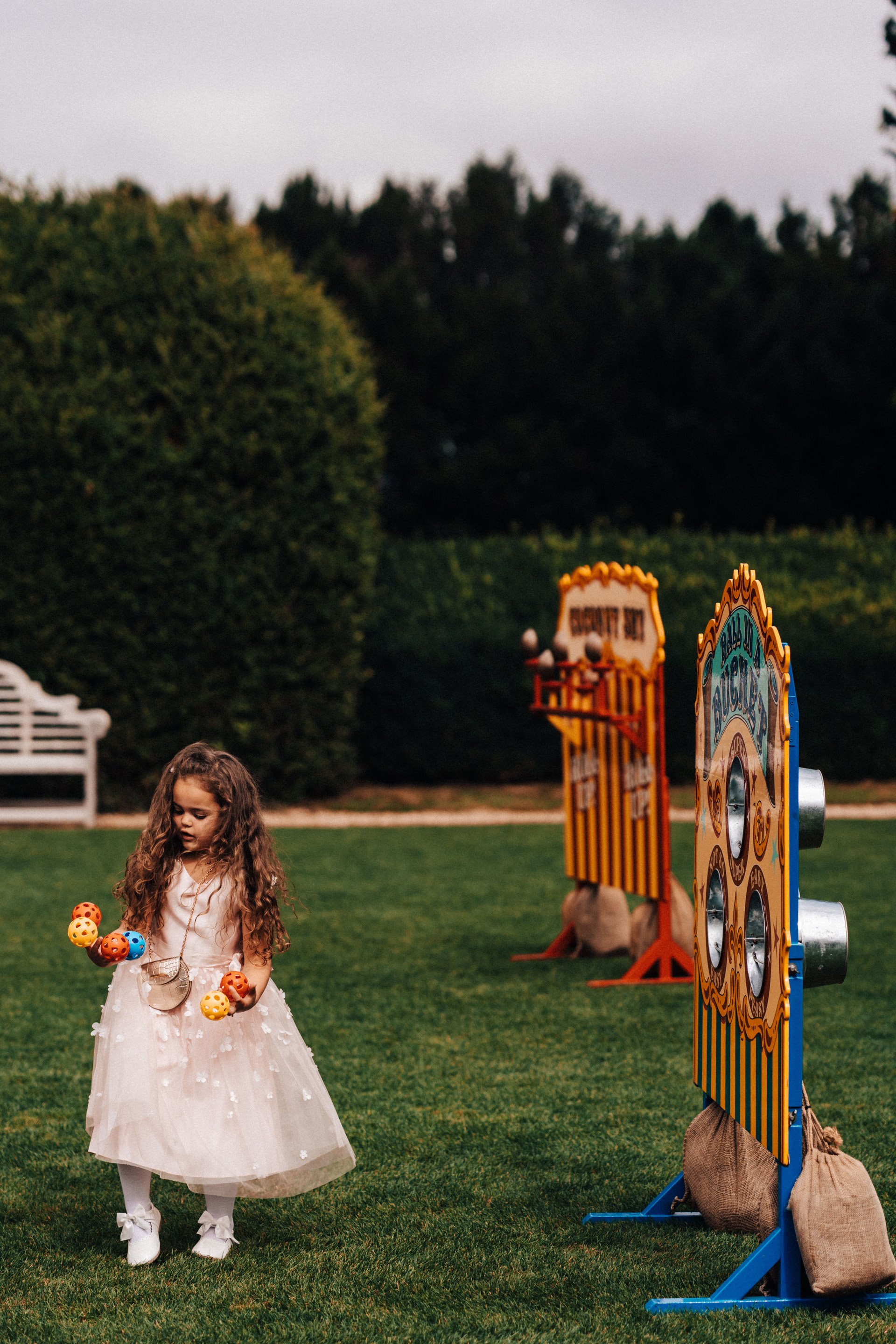 Outdoor wedding games for September weddings