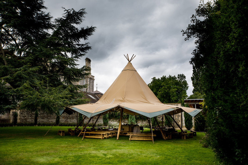 Outdoor weddings are legal!