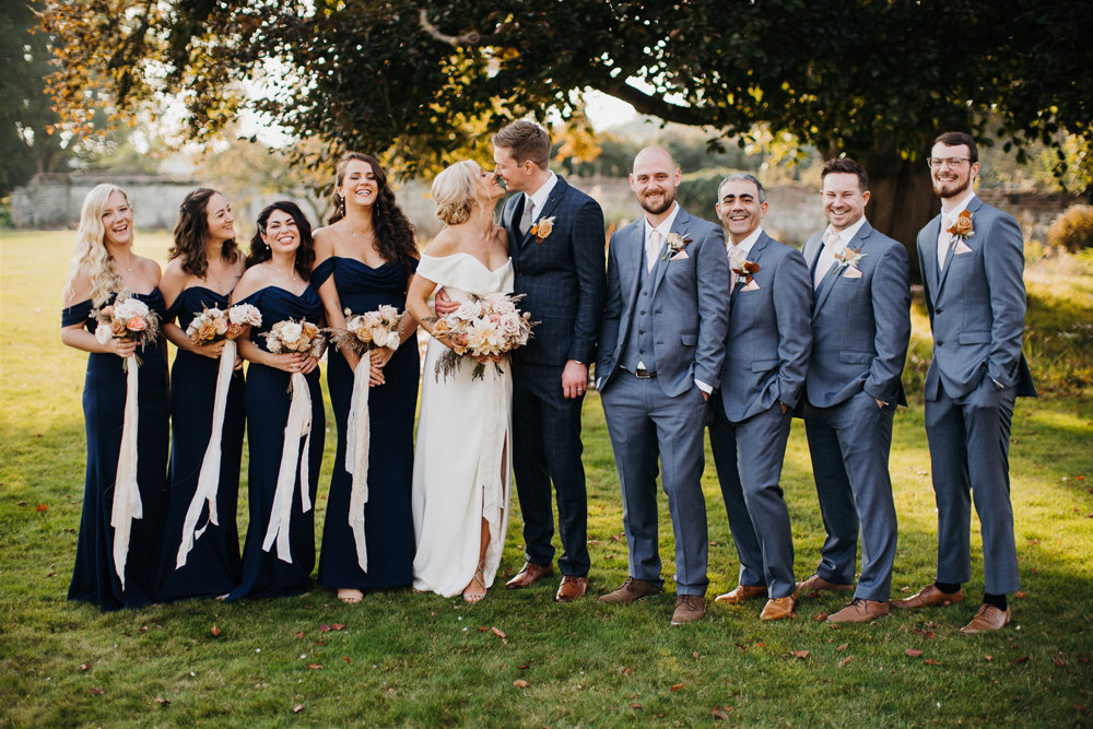 An Autumnal wedding with a touch of Hollywood Glamour