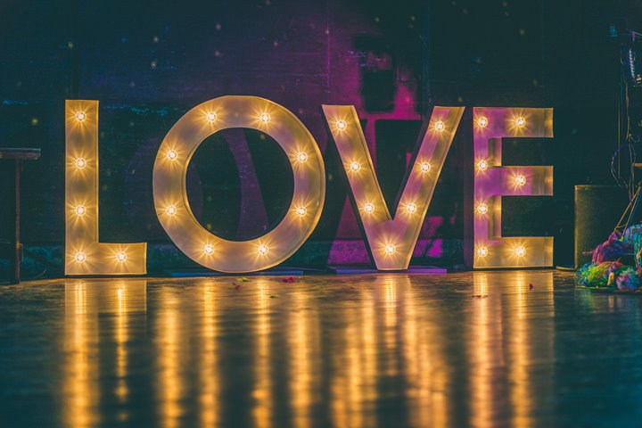 Love lights at elmore court