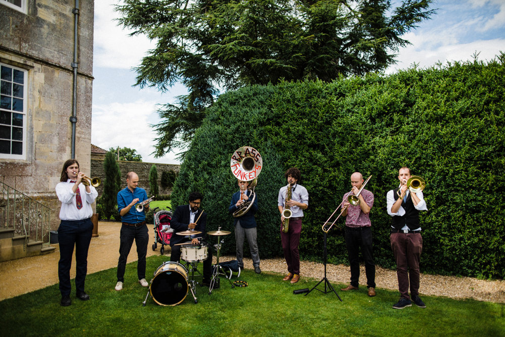 Outdoor weddings are legal!