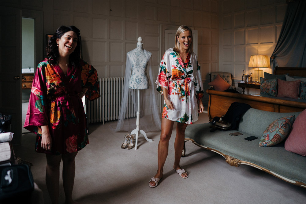 An Autumnal wedding with a touch of Hollywood Glamour