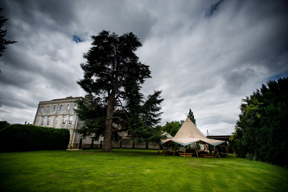 Outdoor weddings are legal!