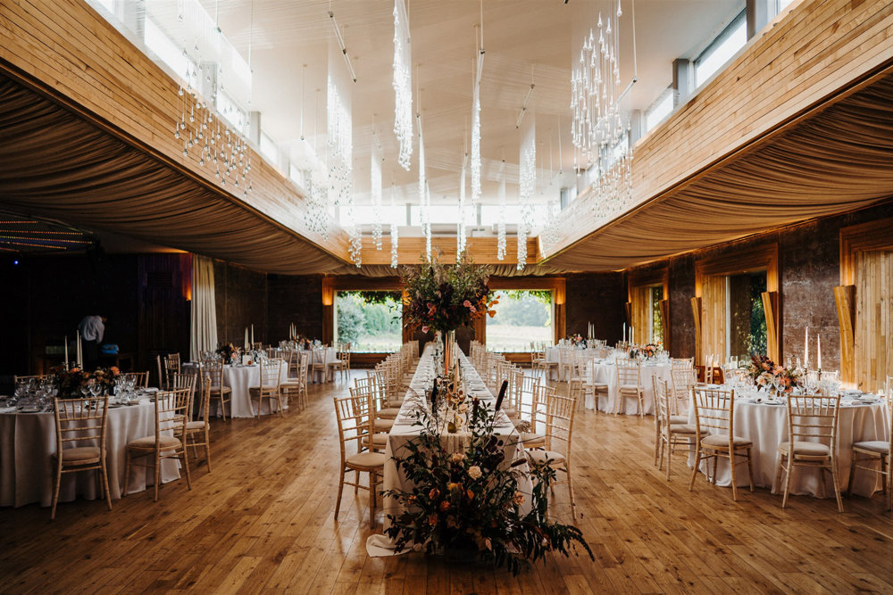 An Autumnal wedding with a touch of Hollywood Glamour