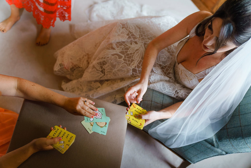 Playing cards waiting for bedeken
