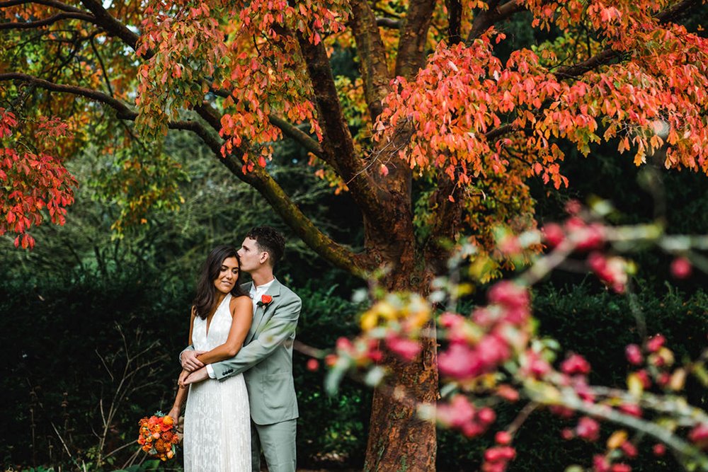 autumn micro wedding romance