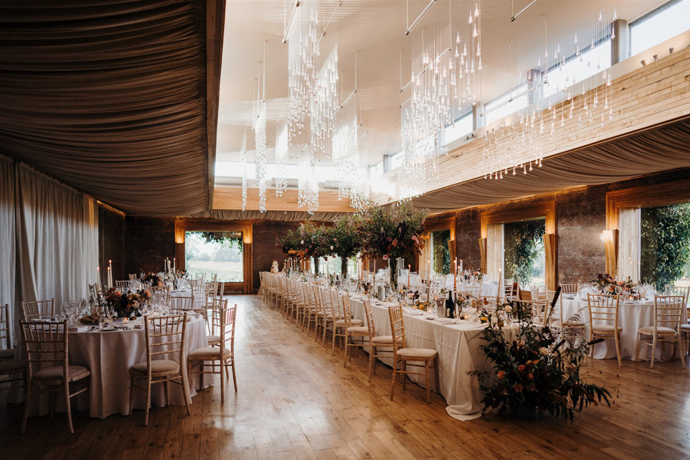 An Autumnal wedding with a touch of Hollywood Glamour