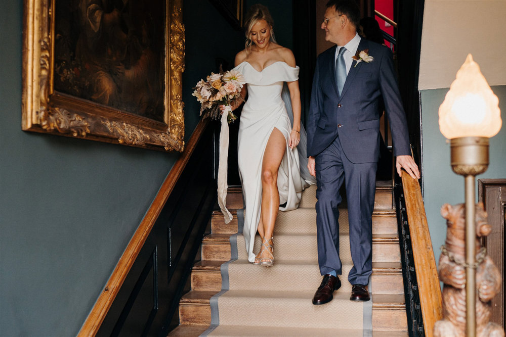 An Autumnal wedding with a touch of Hollywood Glamour