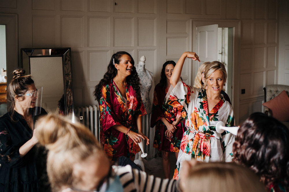 An Autumnal wedding with a touch of Hollywood Glamour