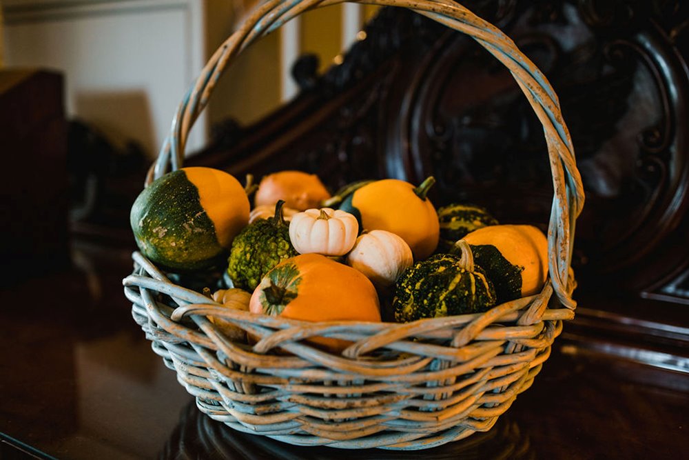 basket of pumpkins to decorate an autumnal micro wedding
