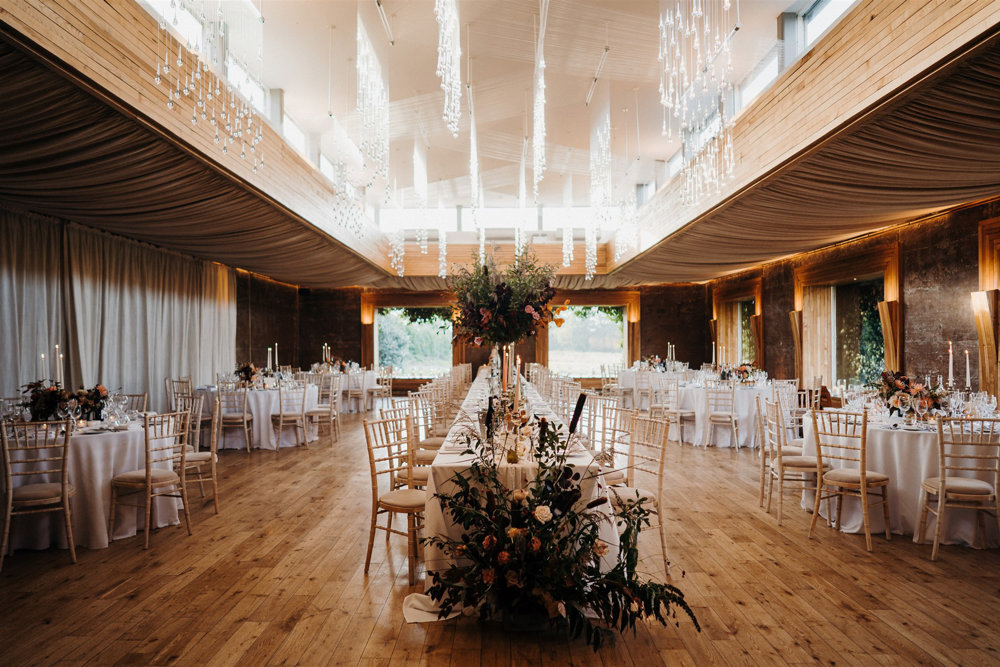 An Autumnal wedding with a touch of Hollywood Glamour