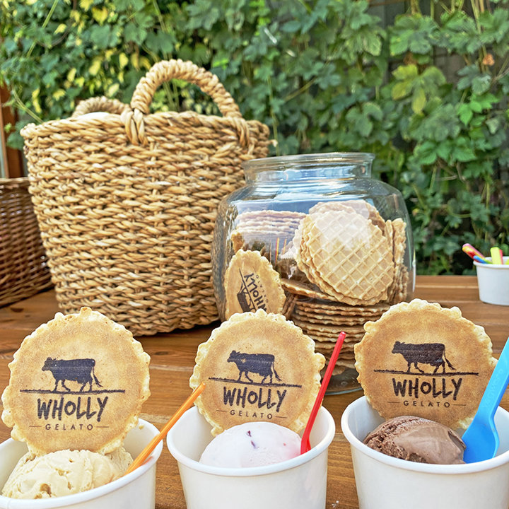 Artisan ice cream made in Elmore for weddings with customised wafers